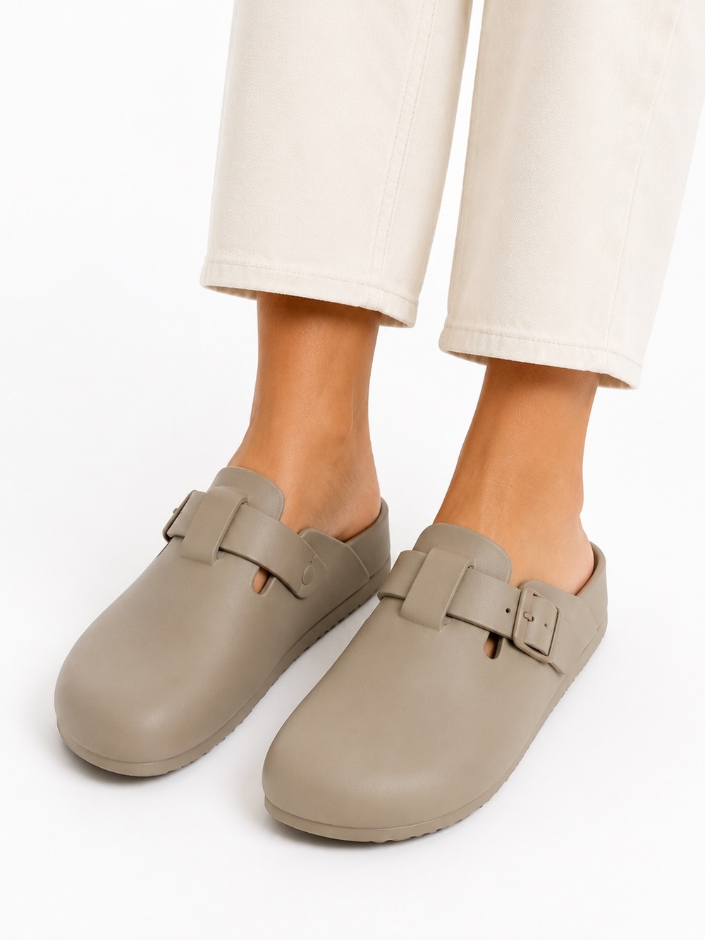 LUG Sports Athletic Club BNWT Taupe Comfort Clogs Size M